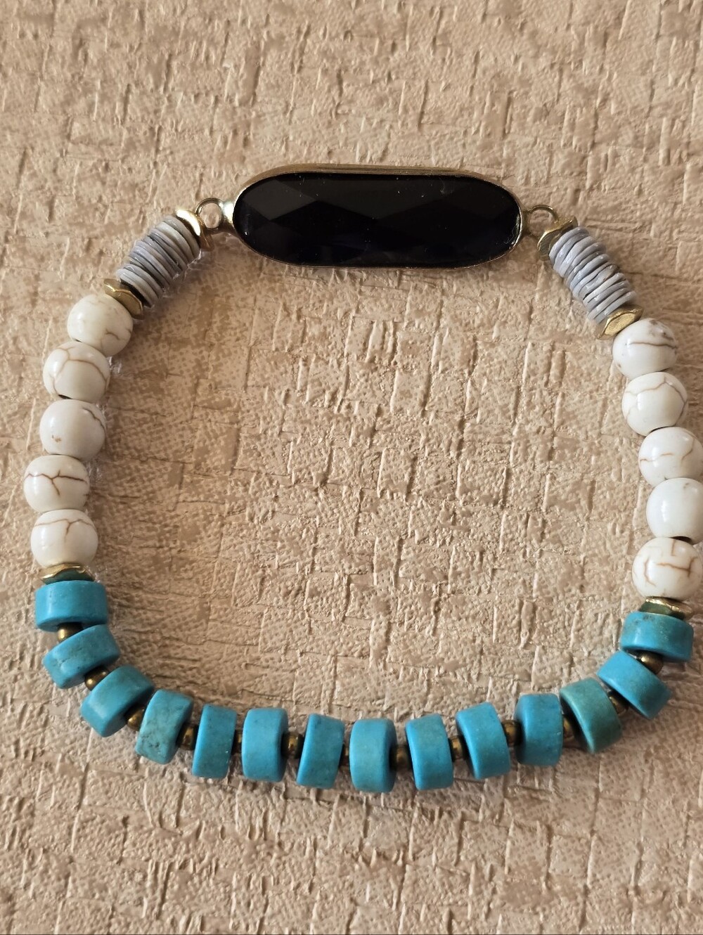 Vintage Turquoise and Howlite  Bracelet with Black Onyx